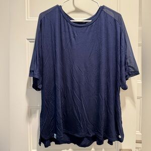 NWT Womens Seattle Kraken short sleeve shirt